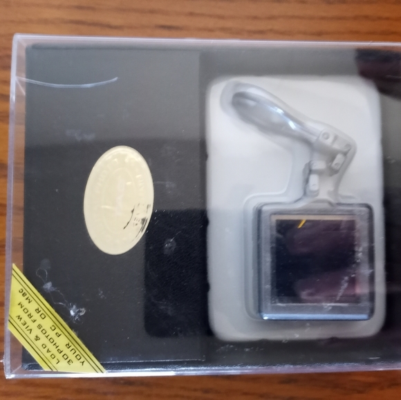 Digital Keychain - Picture 6 of 9